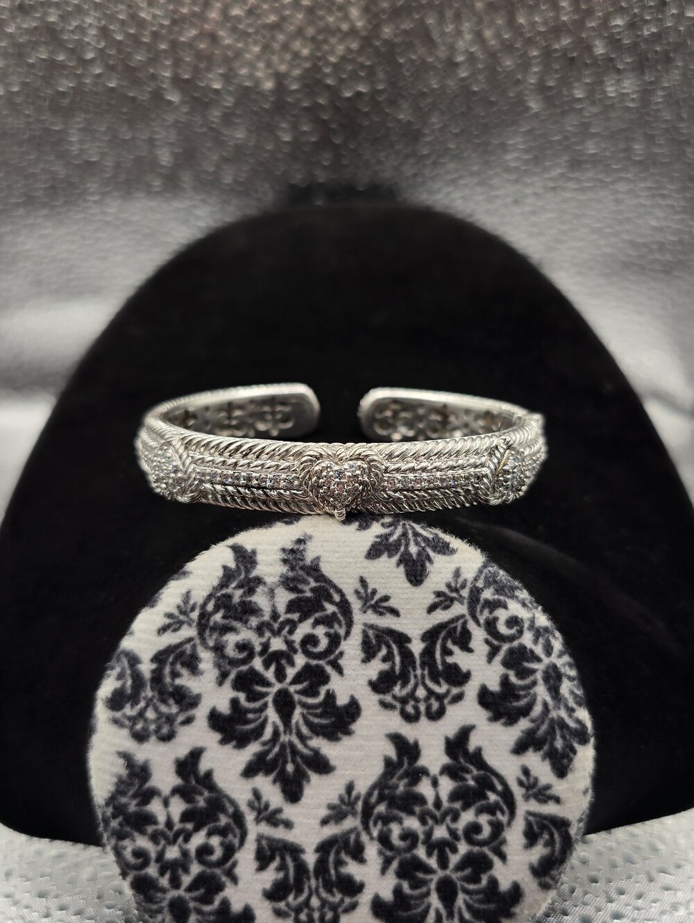 Judith Ripka Sterling Silver Cz Hinged Heart Bracelet 7.25 Inch 44 Grams
